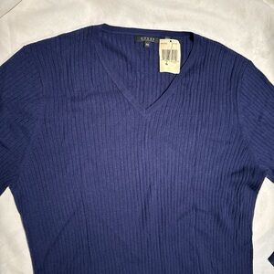 New Men’s Guess V Neck Red Color Ribbed sweater XXL